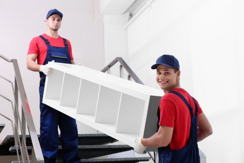 Moving van service in New Cross for local home relocations