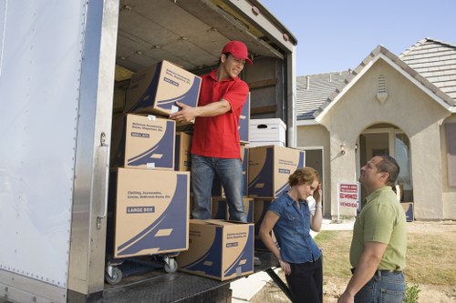 Loading and unloading support for a New Cross move