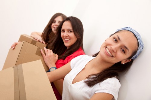 Local moving van support for homes and businesses in New Cross