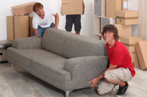 Local movers planning access for a flat or house move in New Cross