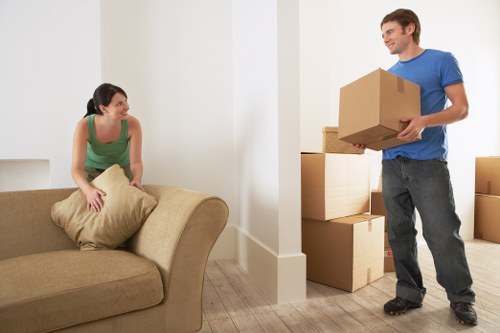 Packing and loading support for a flat move in New Cross